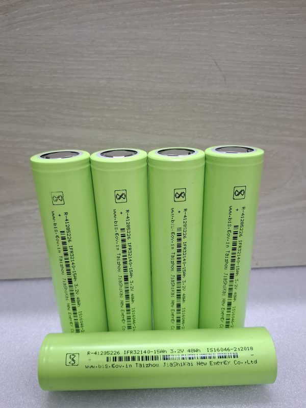 IFR32140 15Ah 3.2V LiFePO4 Cylindrical Battery Cell